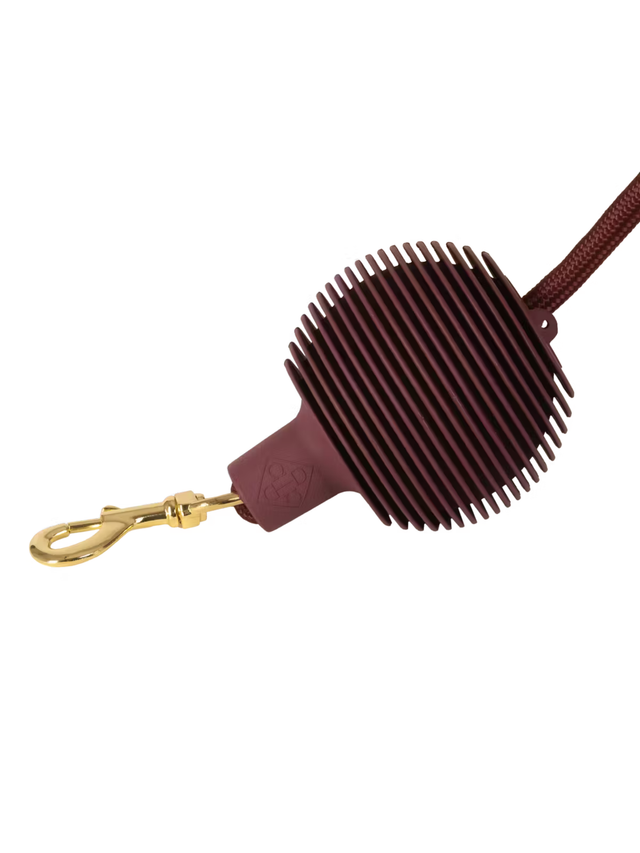 Kentucky Horsewear Lead & Wall Protection Rubber Ball Pro Bordeaux