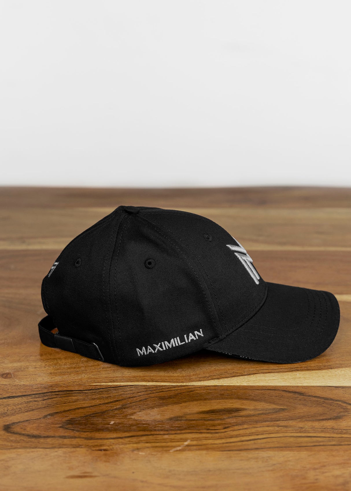 Maximilian Cap Black/Silver