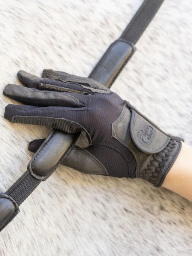 Correct Connect Comfort Connect Rein - Intermittent Padding for Equal Rein Length and Hand Support
