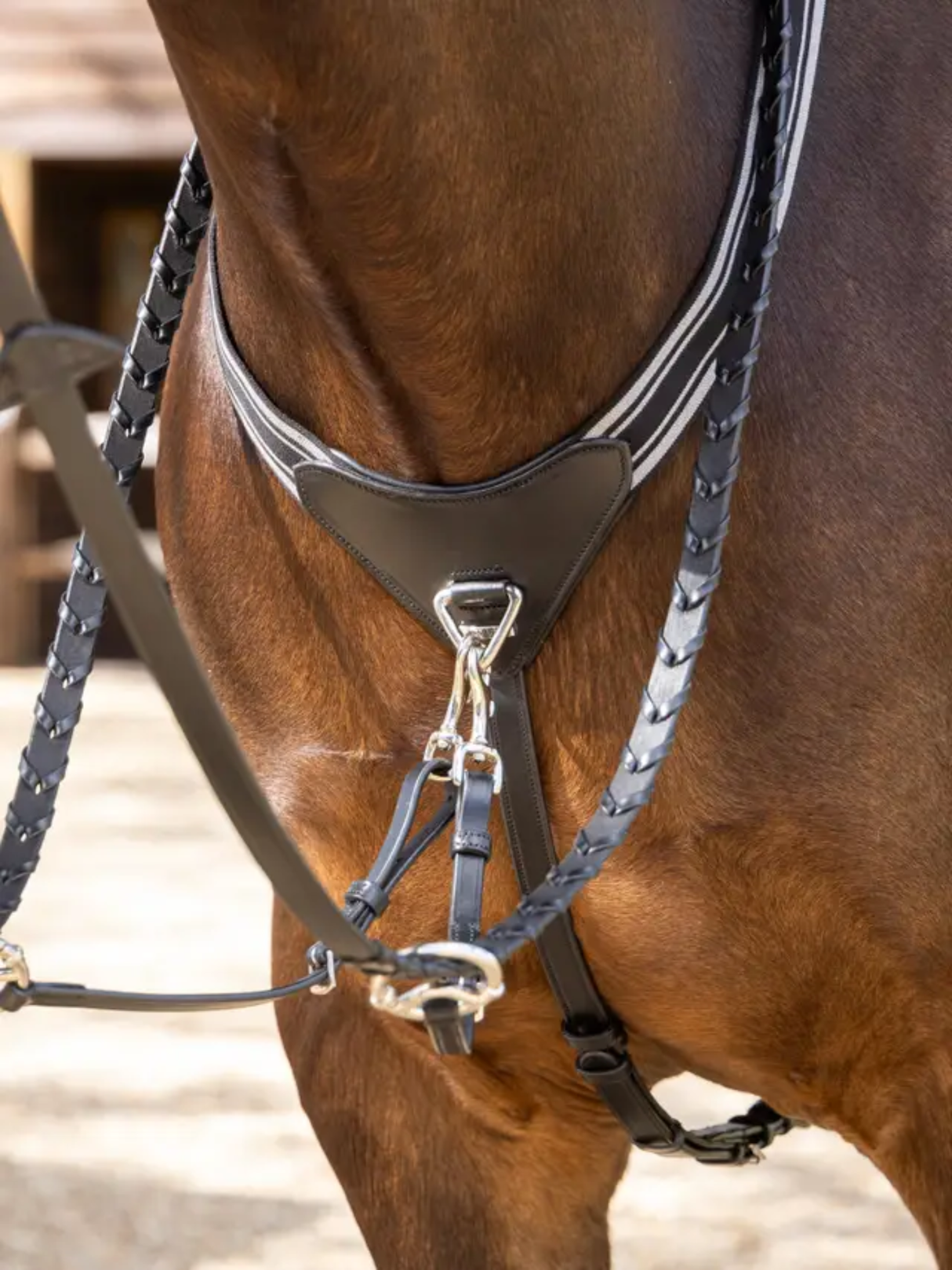 LeMieux Arika Elasticated Breastplate Black/Silver