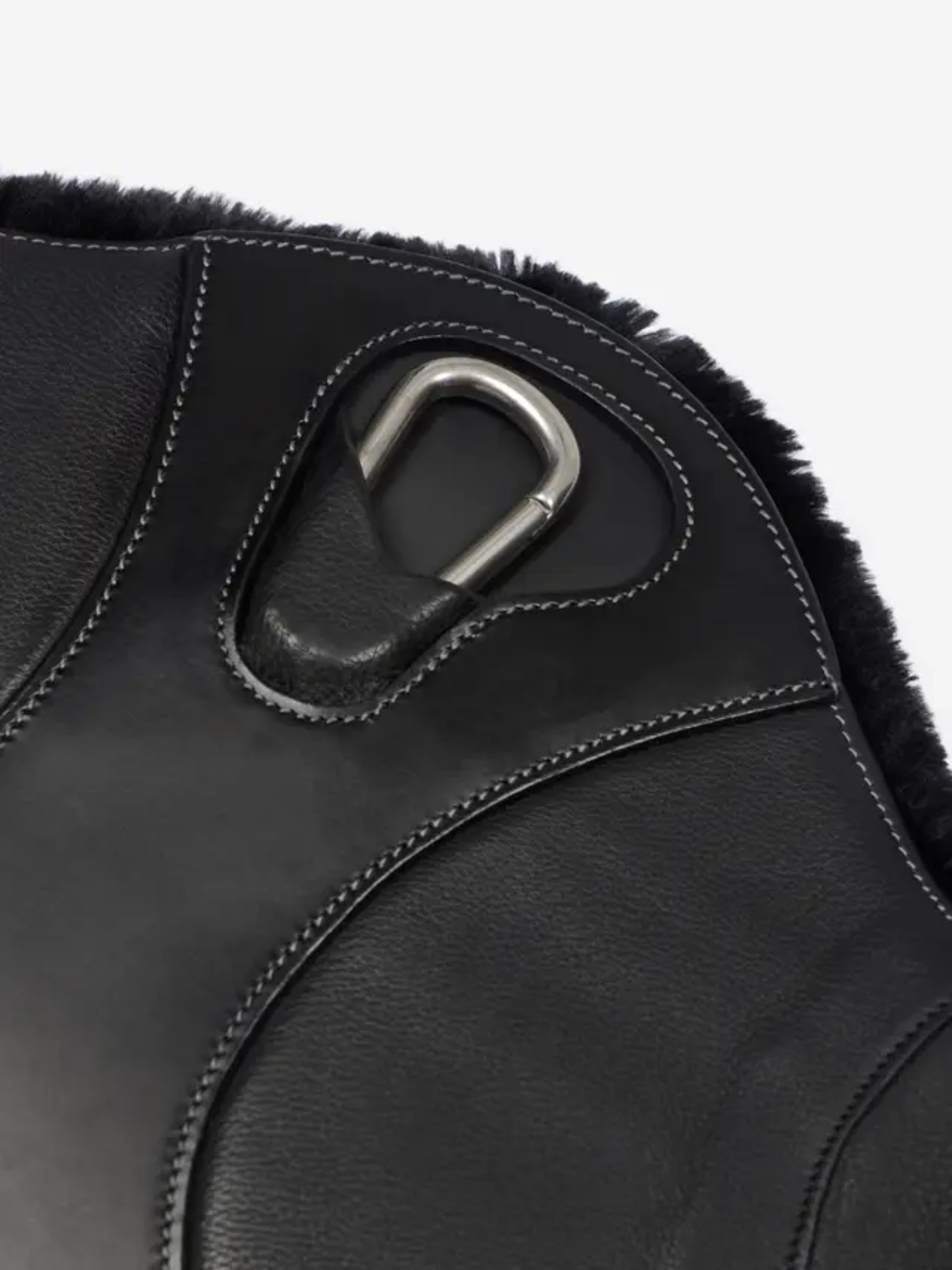 LeMieux Arika Simuwool Contoured Long Stud Girth