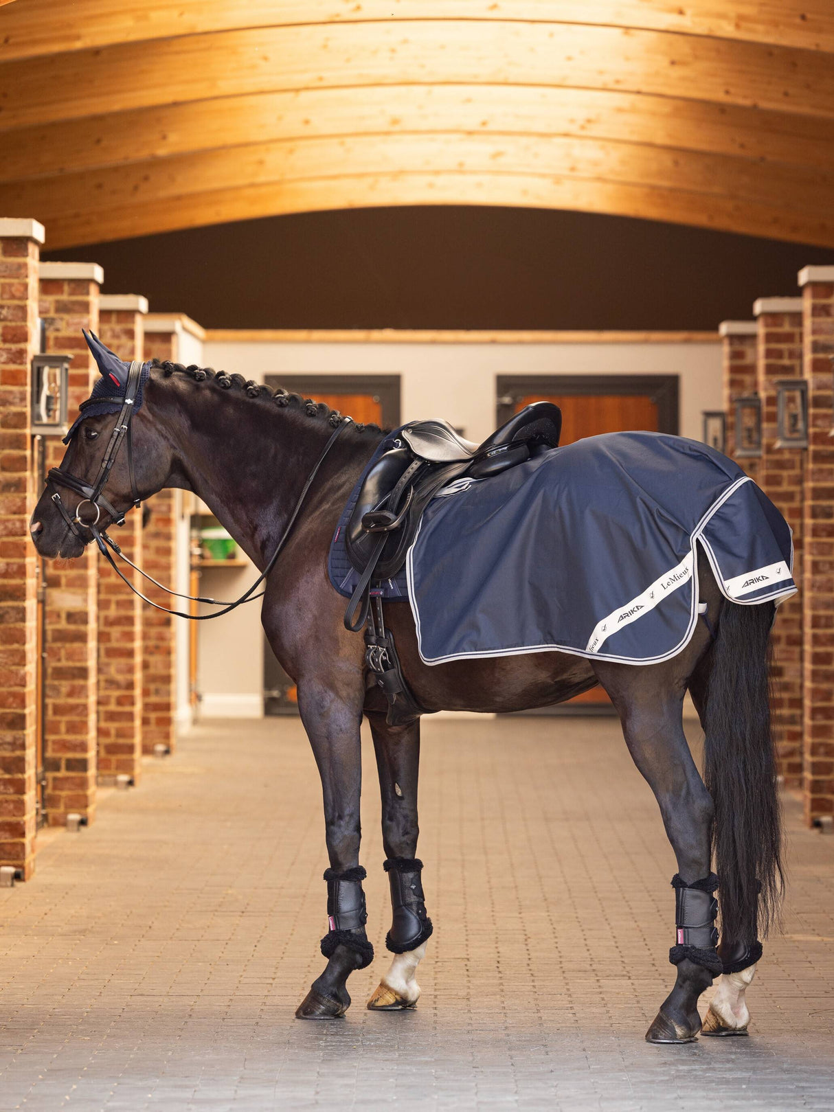 LeMieux Arika Waterproof Exercise Quarter Sheet Navy