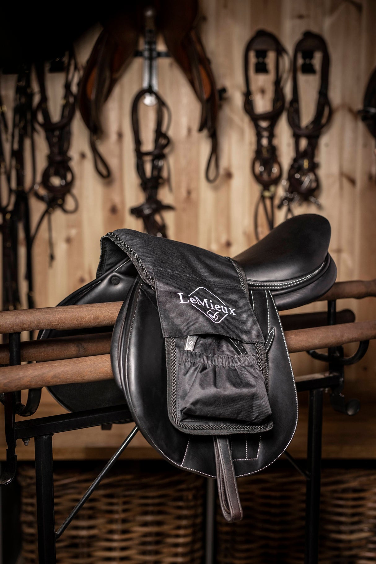 LeMieux Vector Stirrup Cover Black