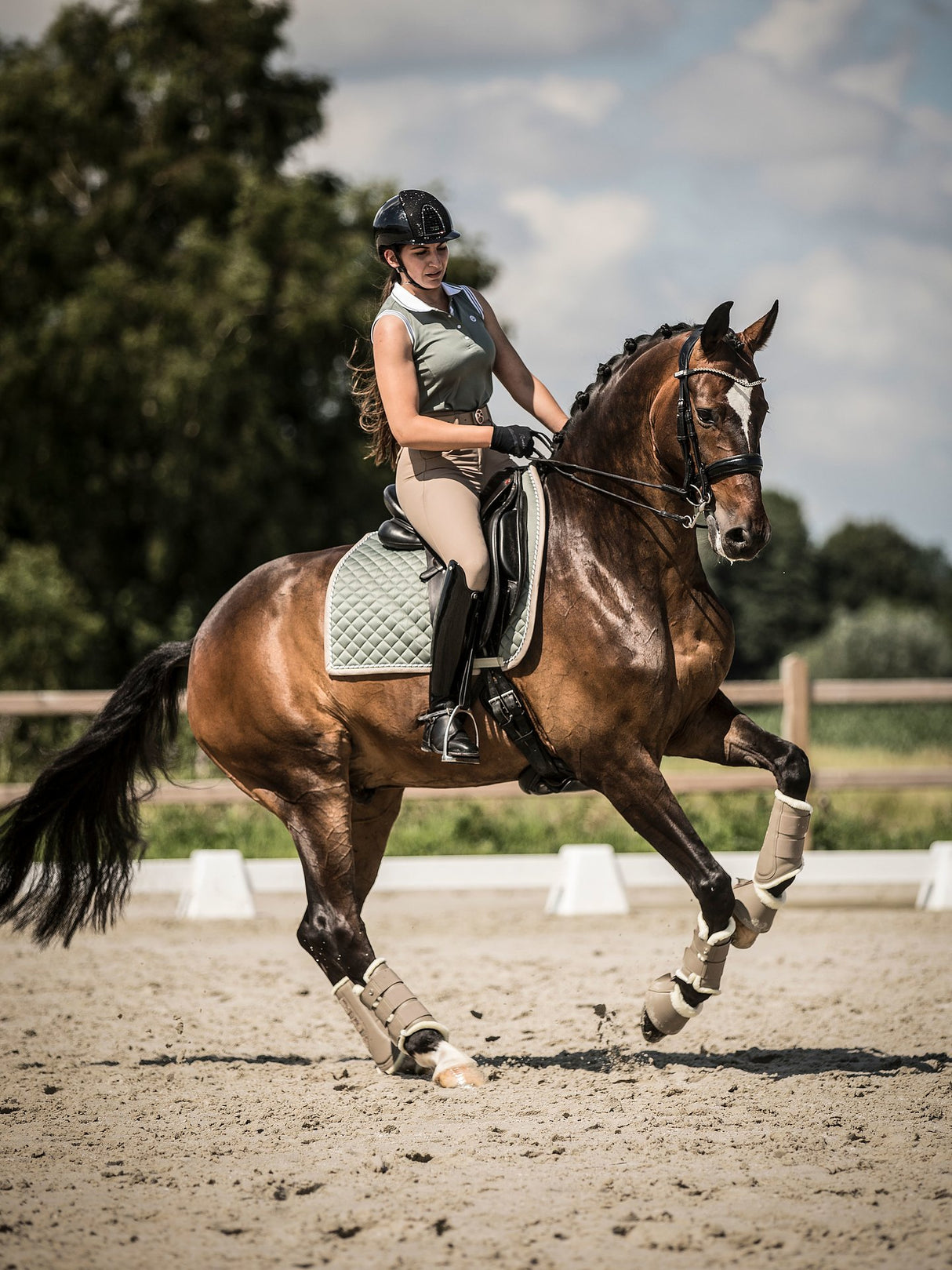 PS of Sweden Bow Dressage Saddle Pad & Bandages Thyme