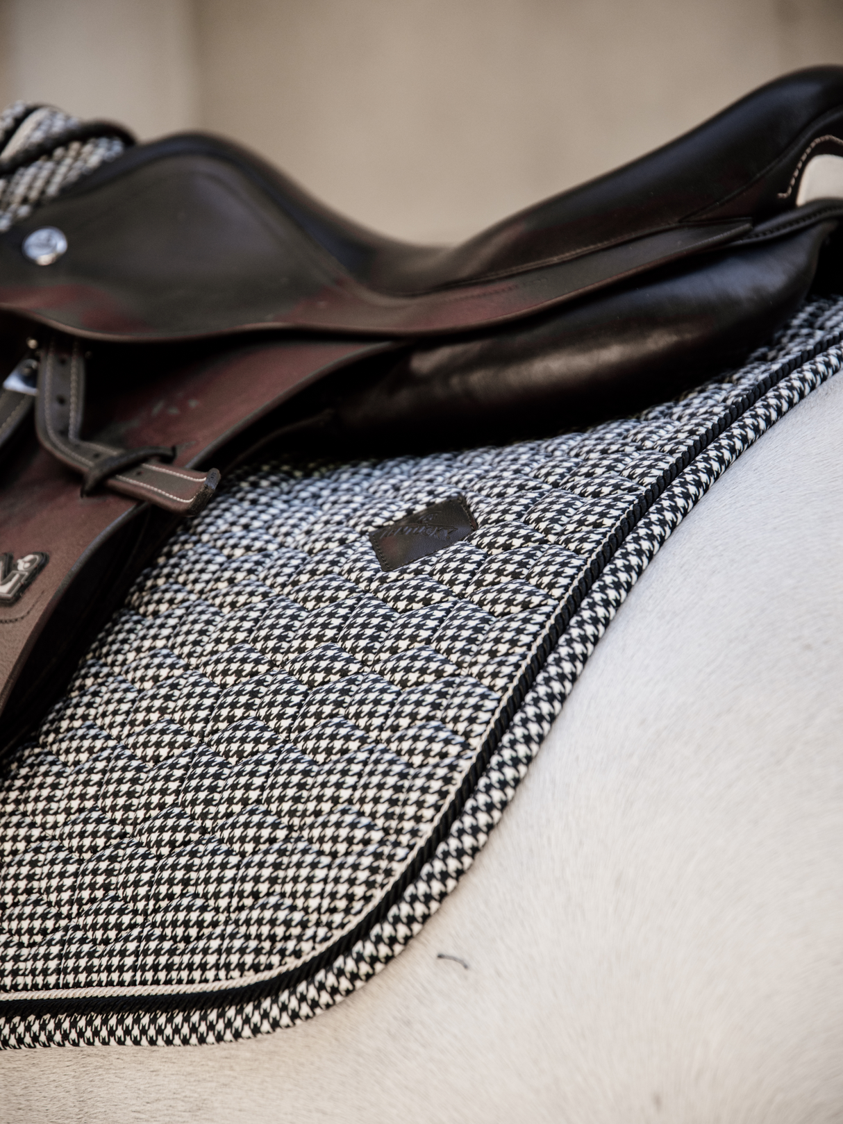 Kentucky Pied-de-Poule Jump Saddle Pad Black
