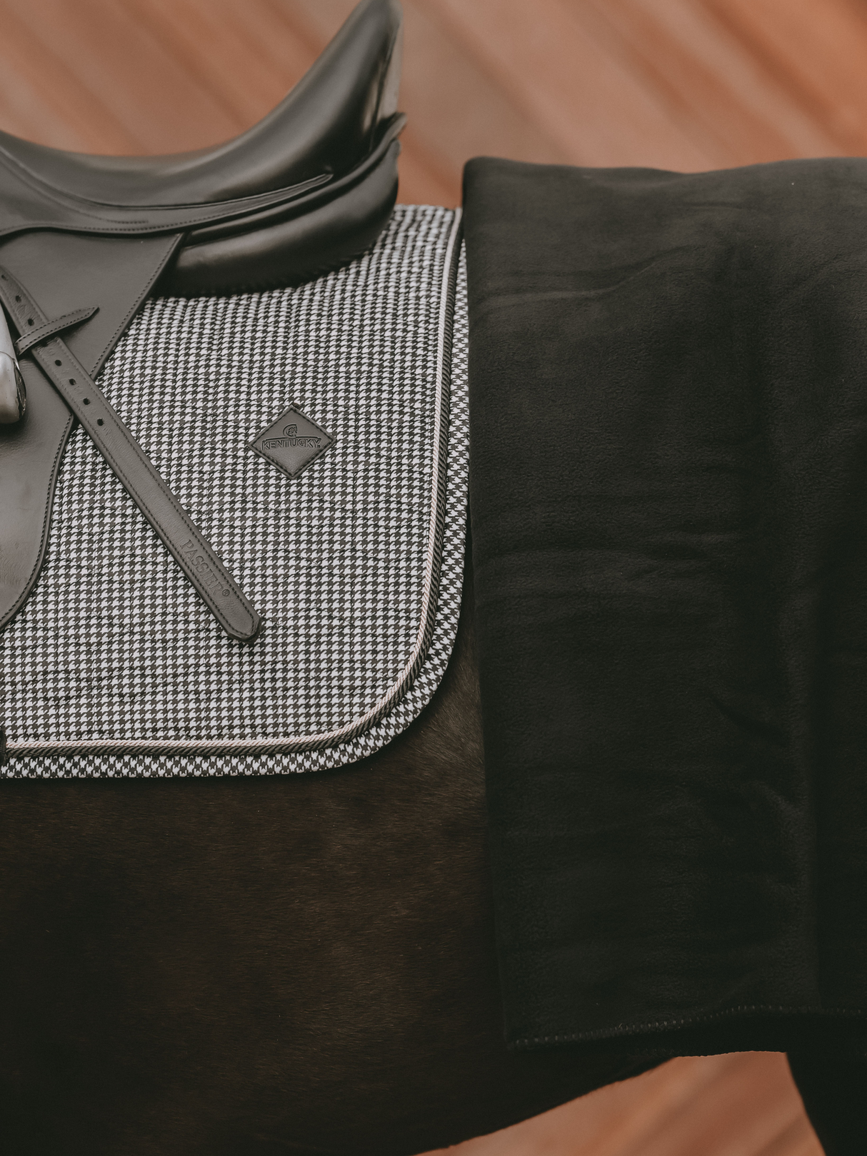 Kentucky Pied-de-Poule Dressage Saddle Pad Black