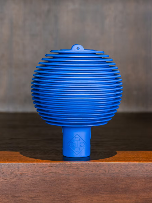 Kentucky Horsewear Lead & Wall Protection Rubber Ball Pro Royal Blue