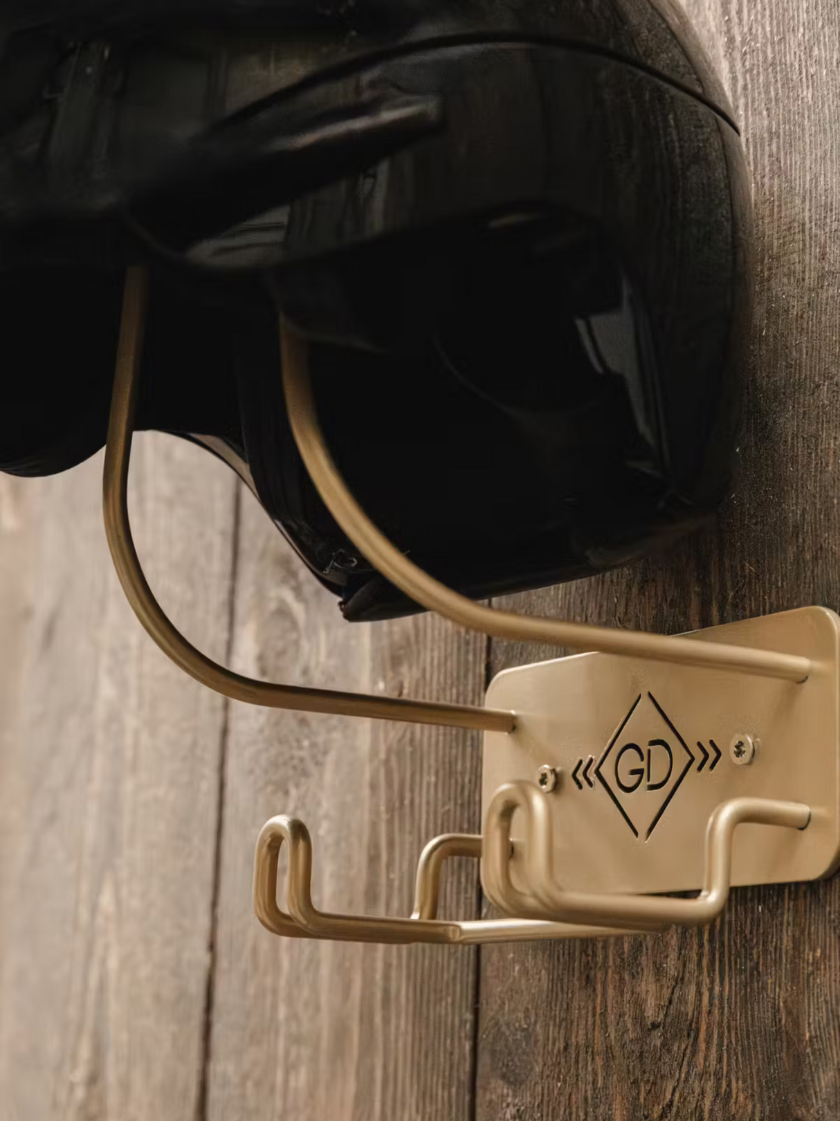 Grooming Deluxe Helmet Holder Gold
