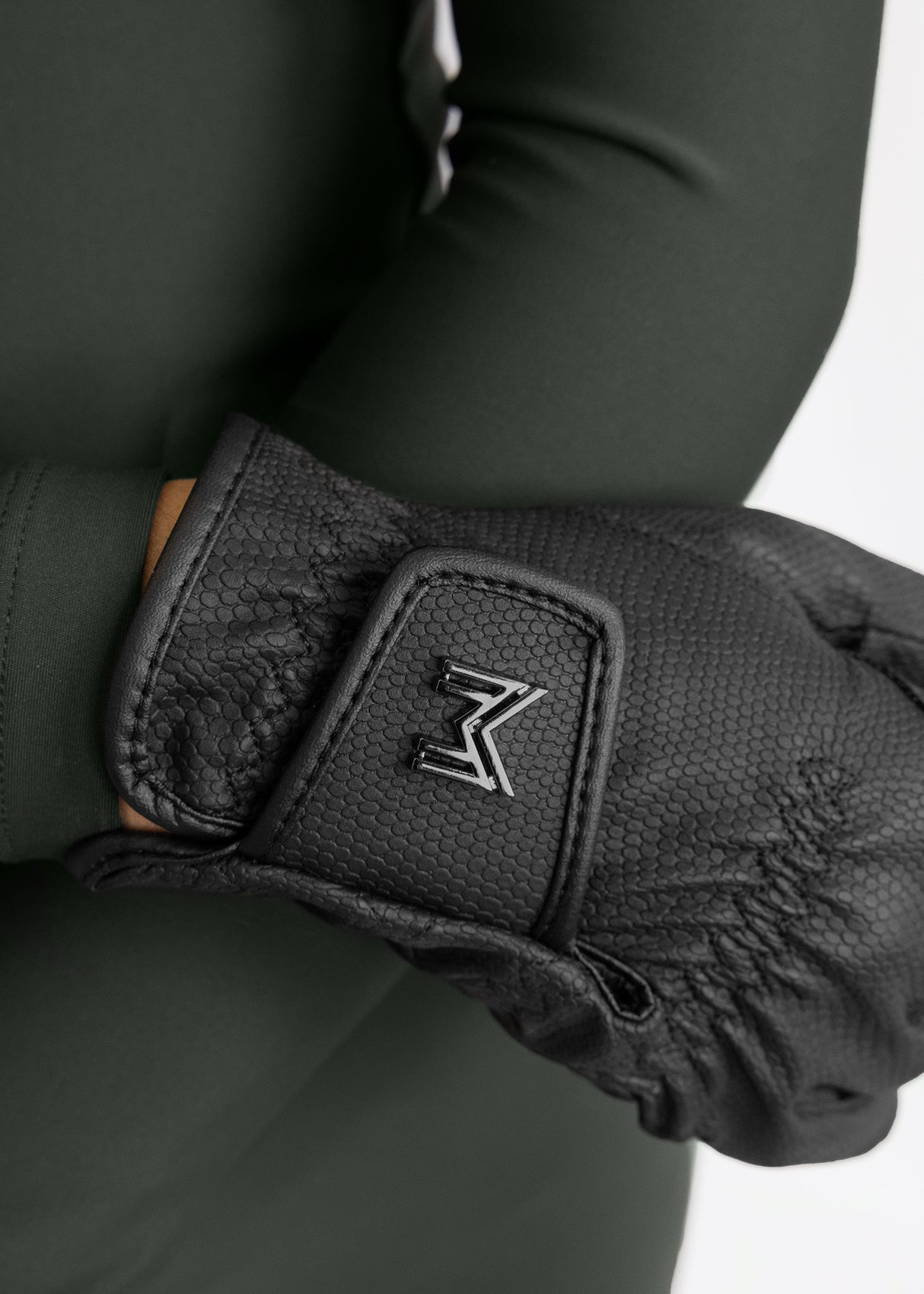 Maximilian Emblem Riding Gloves Black