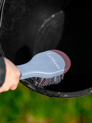 LeMieux Bucket Brush Powder Blue/Mallow