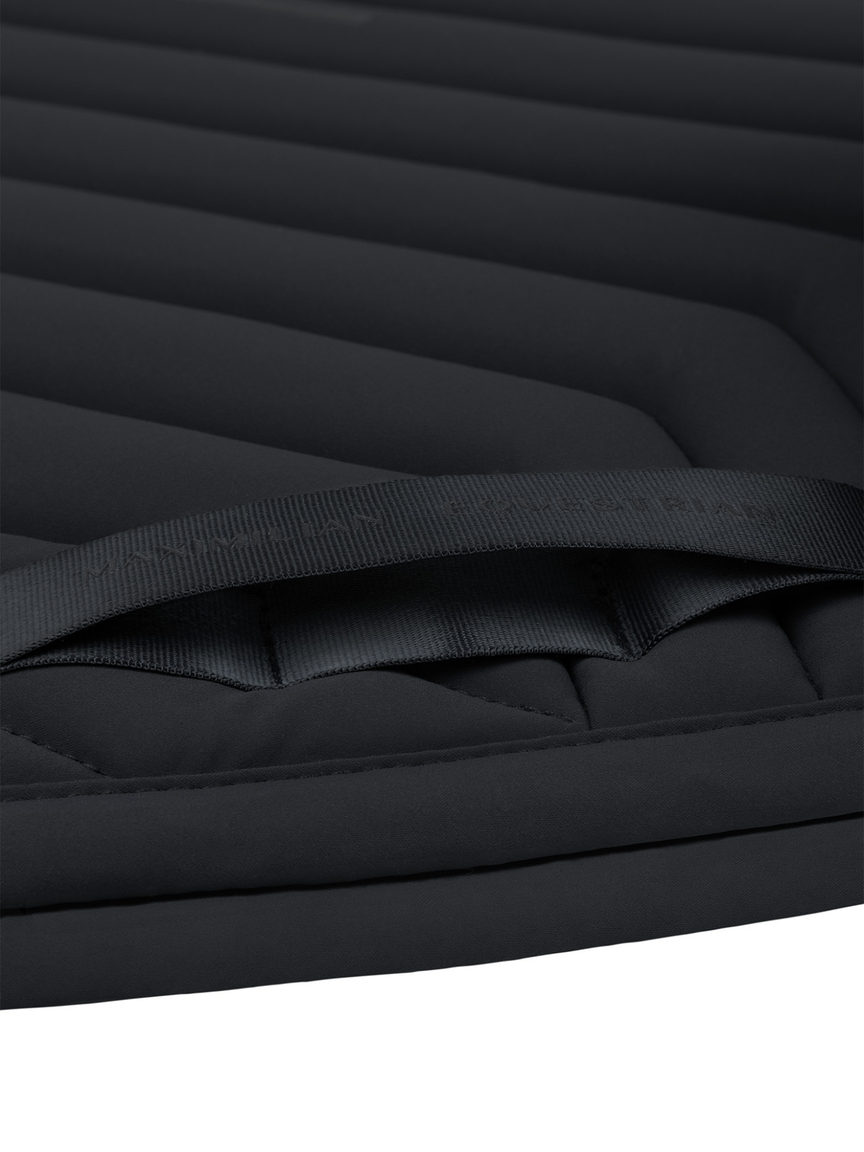 Maximilian Delta Dressage Saddle Pad Black
