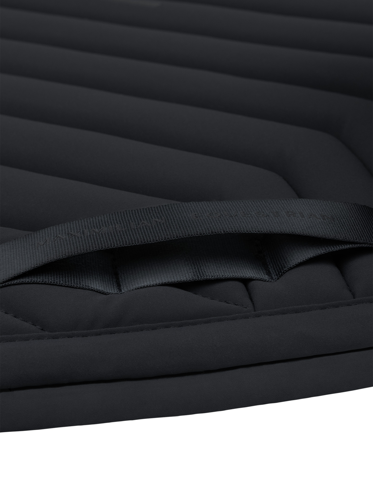 Maximilian Delta Jump Saddle Pad Black