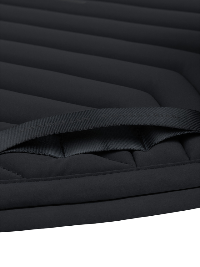 Maximilian Delta Jump Saddle Pad Black