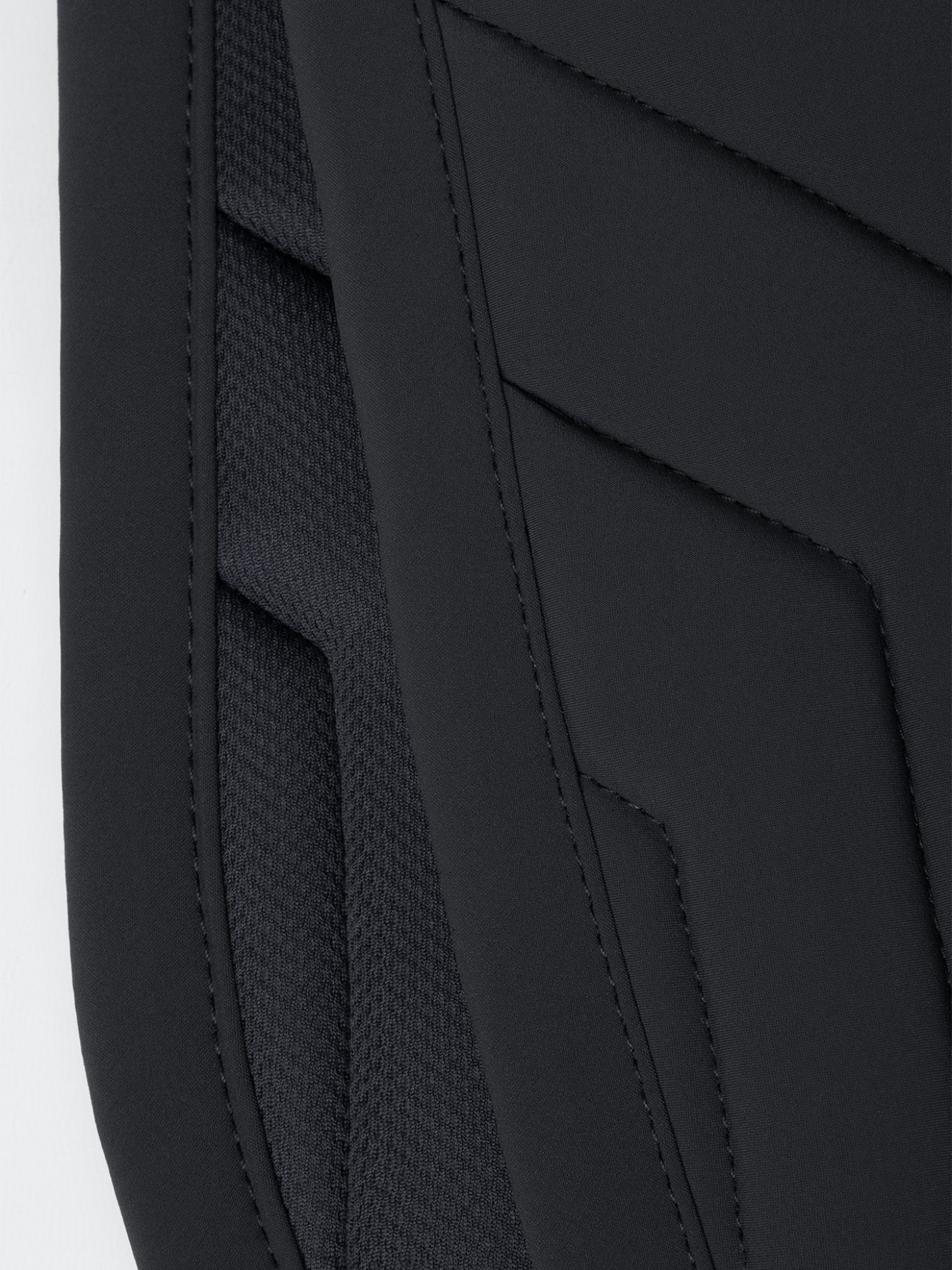 Maximilian Delta Jump Saddle Pad Black