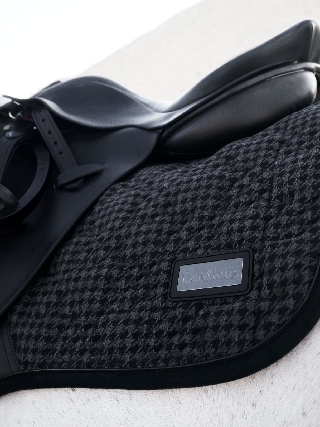 LeMieux Aspen Close Contact Jump Square Saddle Pad Houndstooth