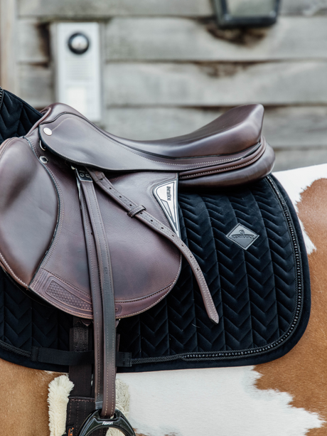 Kentucky Horsewear Velvet Pearls Jump Saddle Pad Black