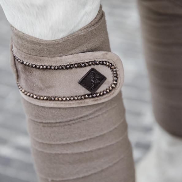 Kentucky Horsewear Velvet Pearls Bandages Beige